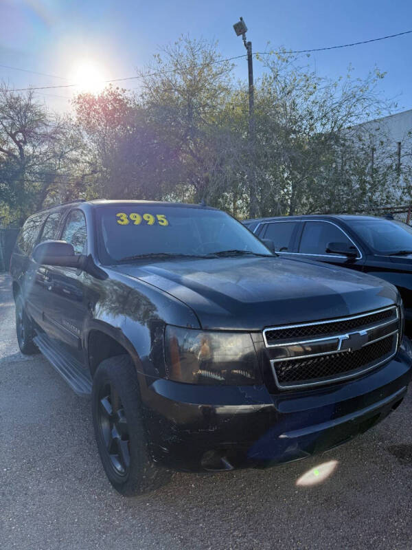 2010 Chevrolet Suburban LS's photo
