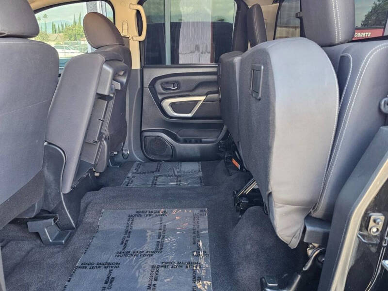 2022 Nissan Titan SV