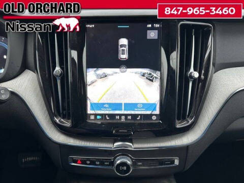 2025 Volvo XC60 B5 Plus Dark Theme