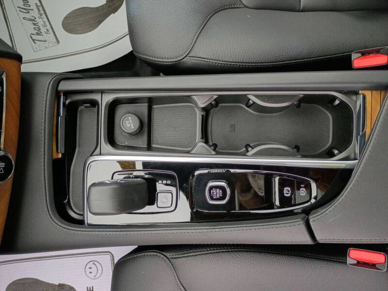 2025 Volvo XC90 B6 Plus Bright Theme 7P