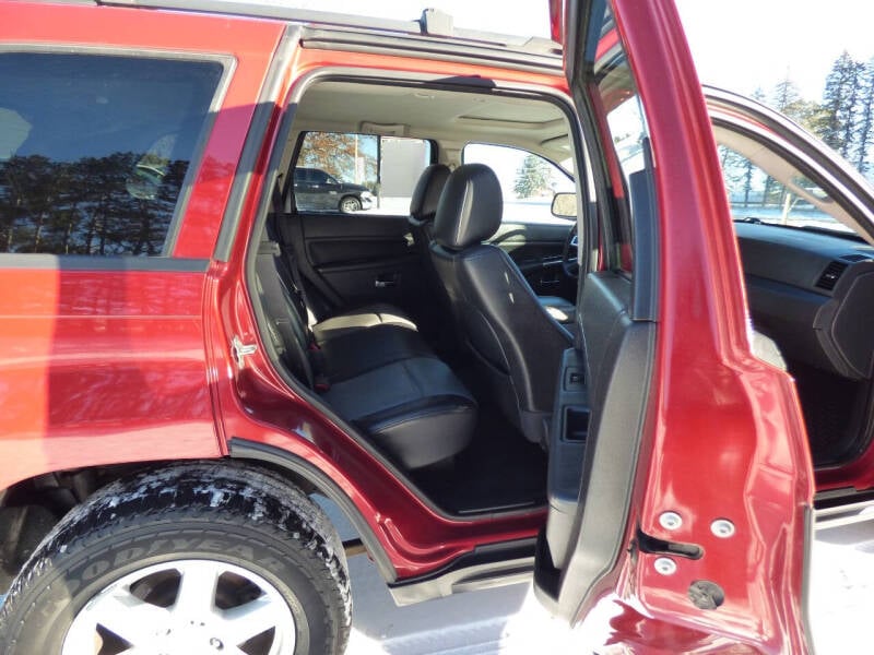 2010 Jeep Grand Cherokee Laredo photo 13