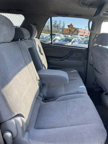 2003 Toyota Sequoia SR5