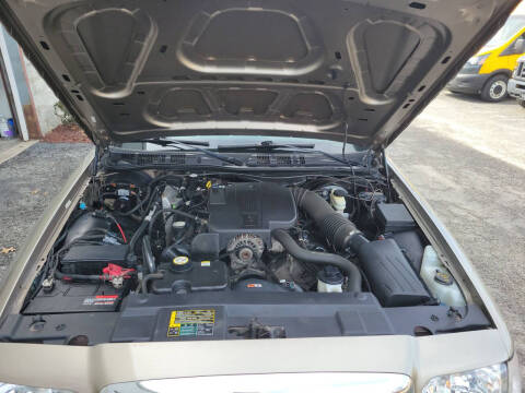 2004 Ford Crown Victoria