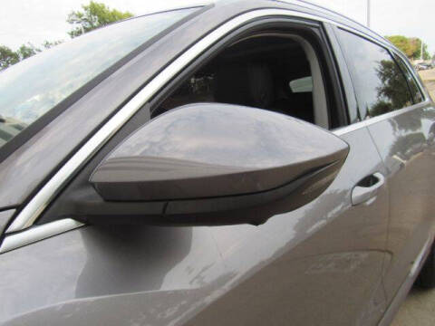 2019 Audi e-tron quattro Prestige