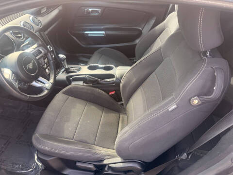 2017 Ford Mustang V6