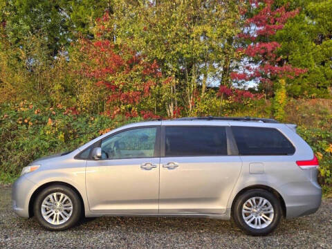 2012 Toyota Sienna XLE 8-Passenger
