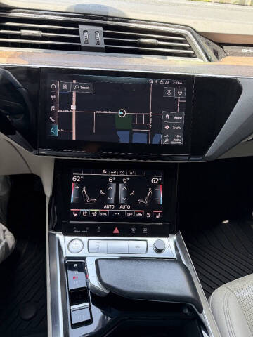 2019 Audi e-tron quattro Premium Plus