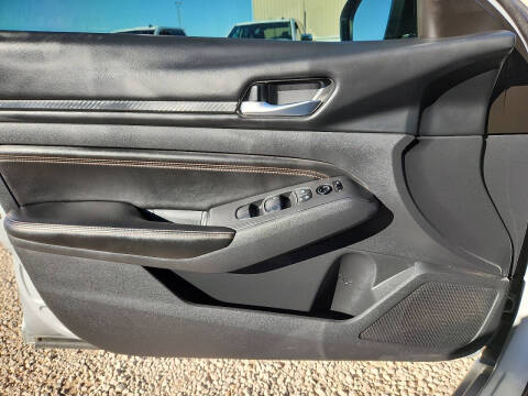 2022 Nissan Altima 2.5 SR