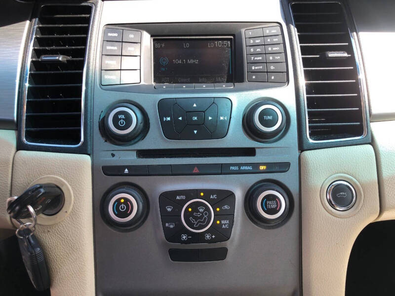 2018 Ford Taurus SEL