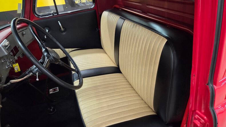 1953 International L-120 Series