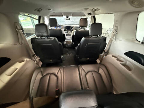2017 Chrysler Pacifica Touring-L