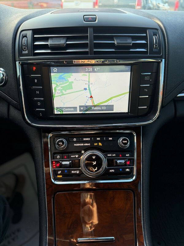 2019 Lincoln Continental Select