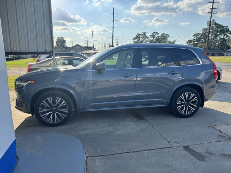 2021 Volvo XC90 Momentum's photo