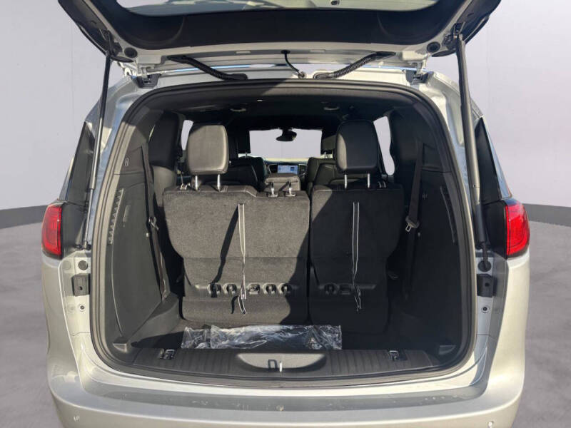 2026 Chrysler Voyager LX