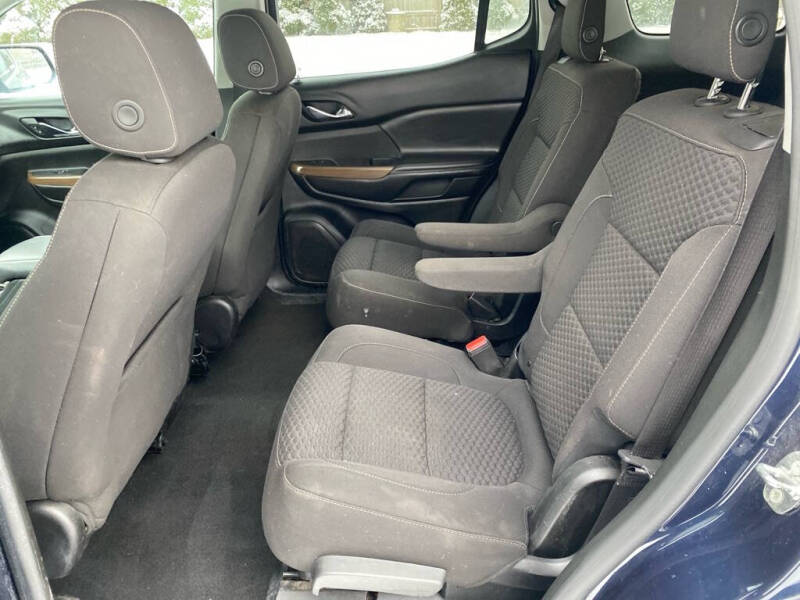 2017 GMC Acadia SLE-2