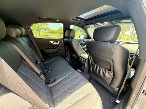 2017 Infiniti QX70