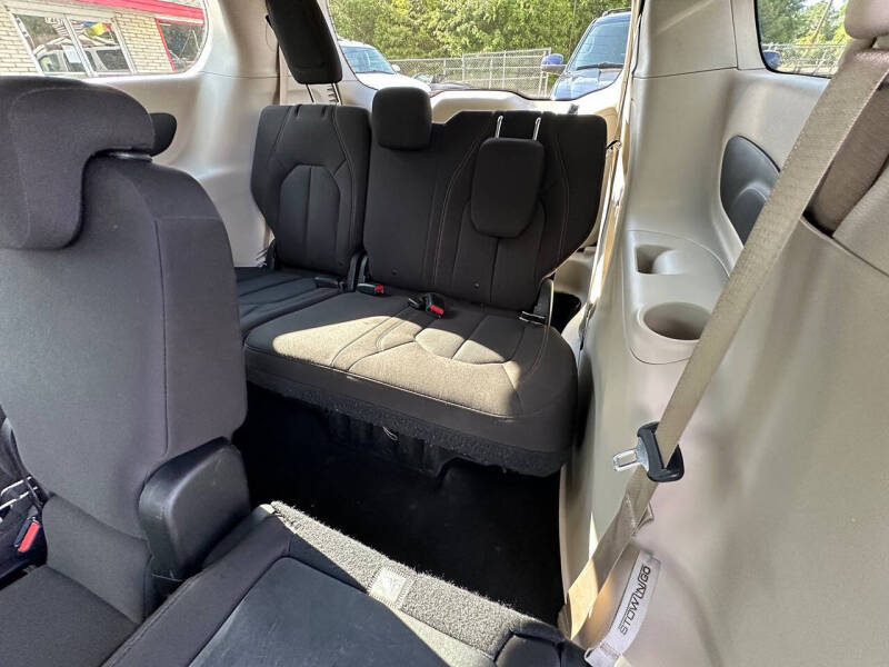 2017 Chrysler Pacifica LX