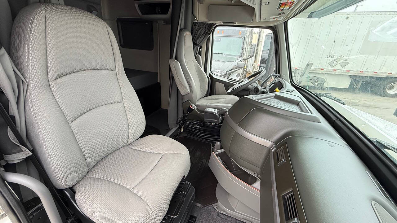 2019 Volvo VNL for sale at KING TRUCK TRAILER SALES in Bakersfield, CA