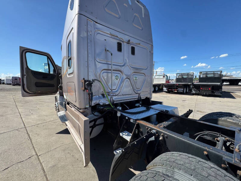 2014 Freightliner Cascadia