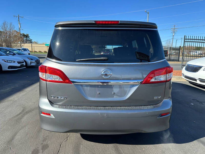 2015 Nissan Quest SV photo 6