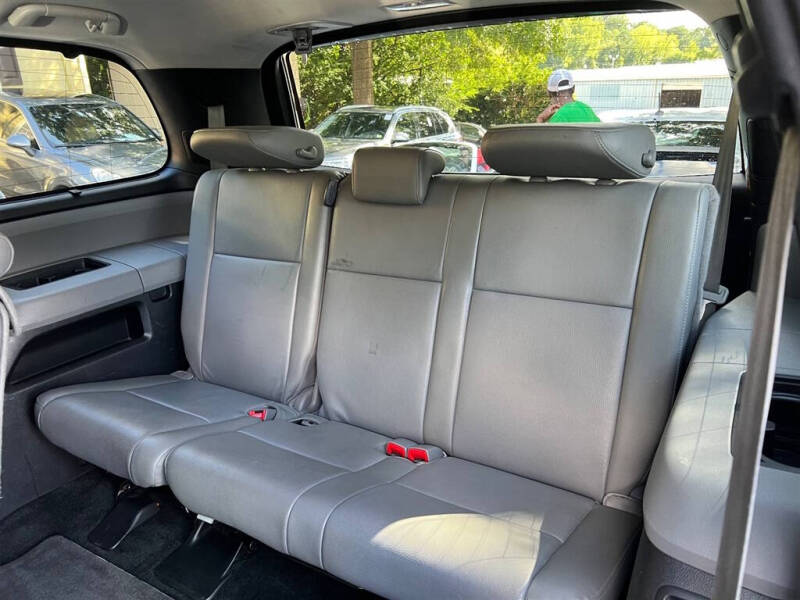 2014 Toyota Sequoia Limited photo 16