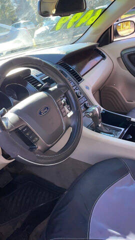 2010 Ford Taurus SEL