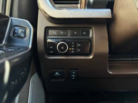 2023 Ford F-450 Super Duty King Ranch