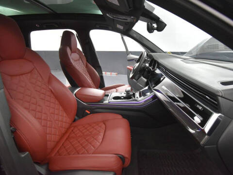 2024 Audi SQ7 4.0T quattro Premium Plus