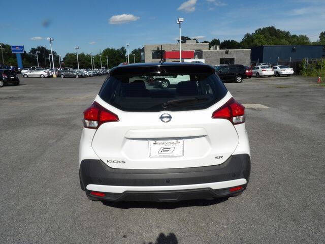 2019 Nissan Kicks SR