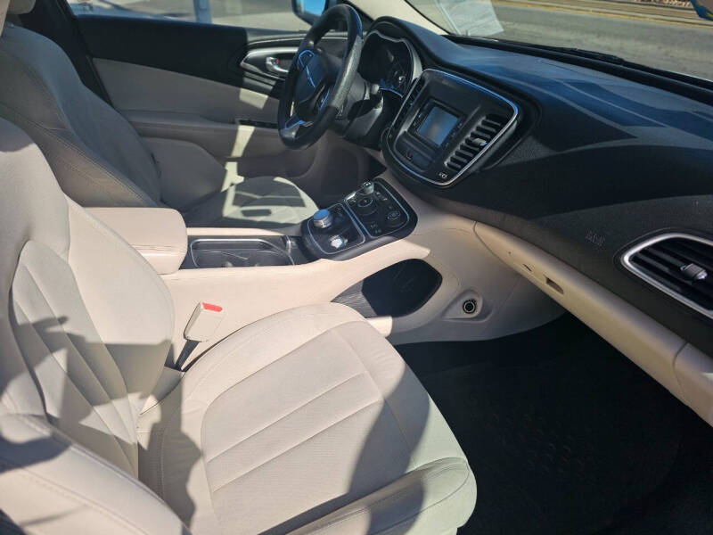 2015 Chrysler 200 Limited