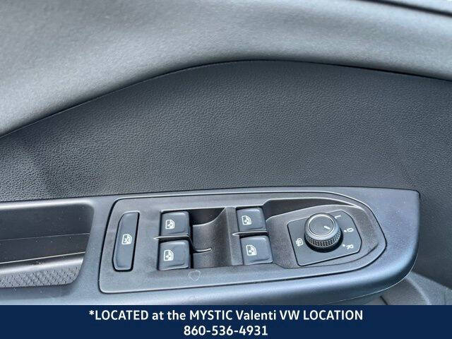 2025 Volkswagen Taos SE Black 4Motion