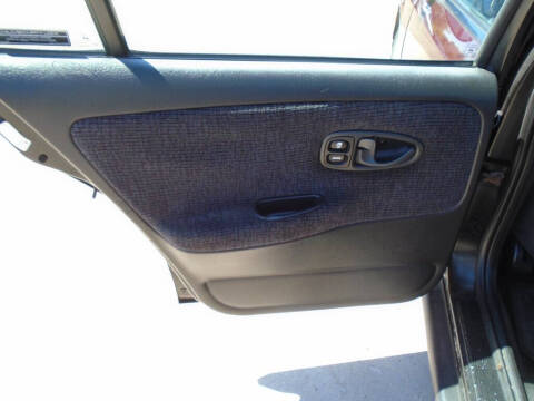 2001 Saturn S-Series SL2