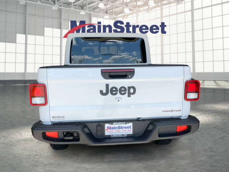 2025 Jeep Gladiator Sport