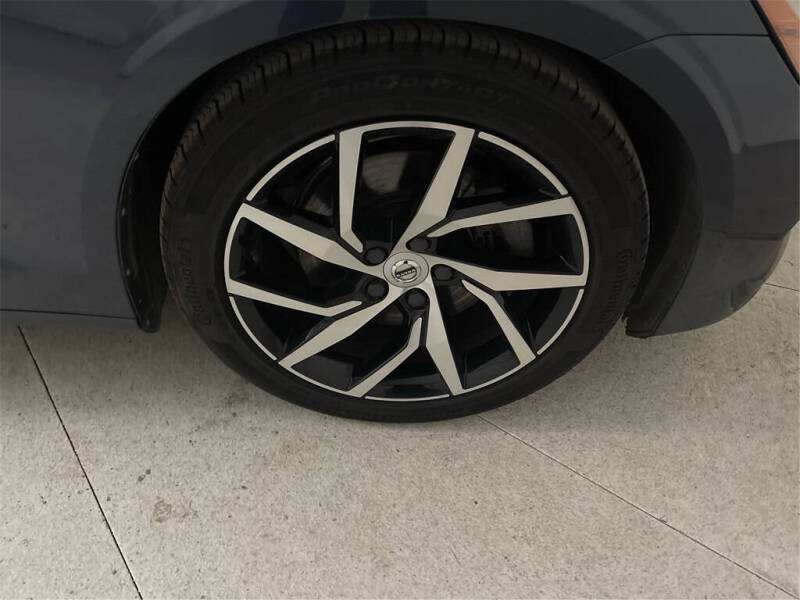 2020 Volvo S60 T5 Momentum