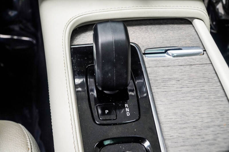 2023 Volvo XC90 B6 Plus Bright Theme 7P