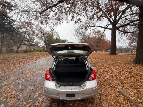 2009 Nissan Versa 1.8 S