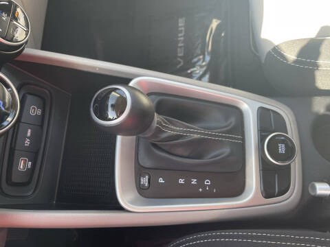 2024 Hyundai Venue SEL