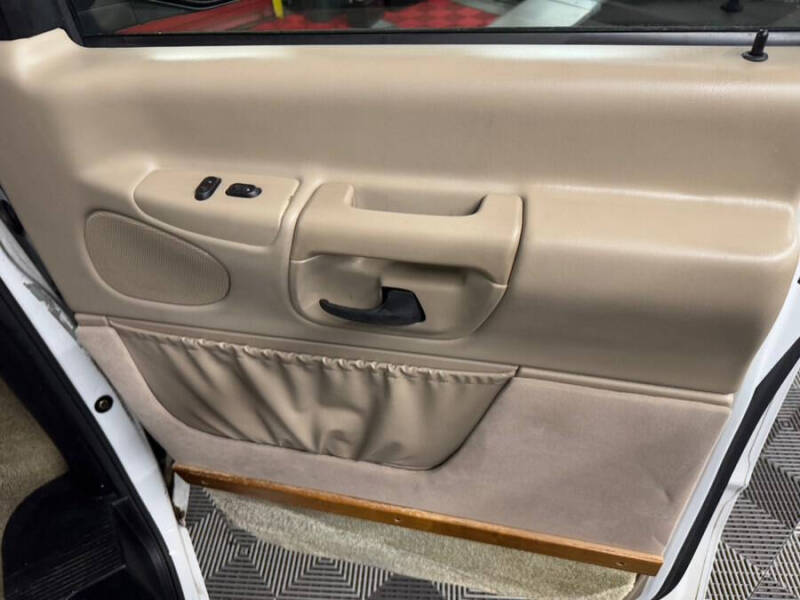 2002 Ford E-Series E-150