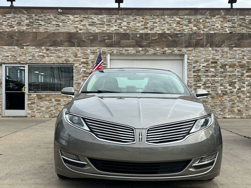 2016 Lincoln MKZ Base photo 3