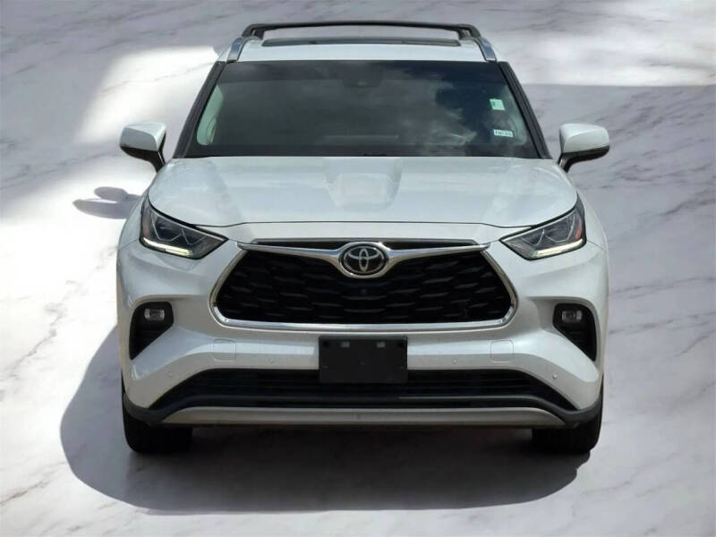 2022 Toyota Highlander Platinum