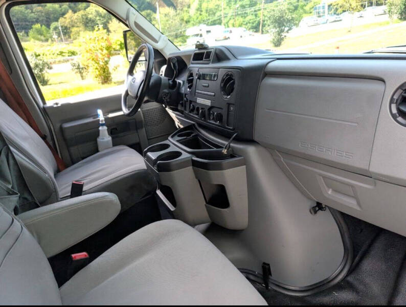 2019 Ford E-Series E-450 SD