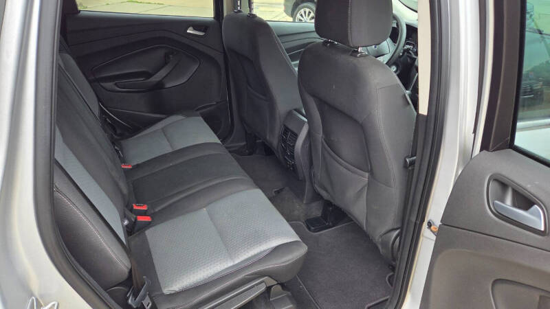 2017 Ford Escape SE - Photo 18