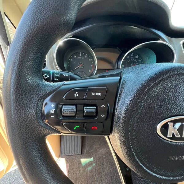 2017 Kia Sedona LX