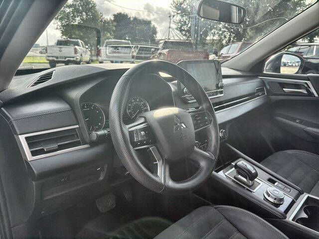 2024 Mitsubishi Outlander SE