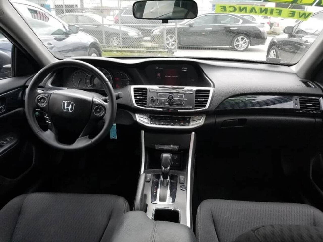 2015 HONDA Accord Sedan - $10,995