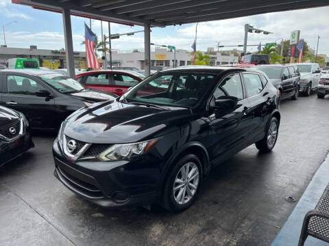 2018 Nissan Rogue Sport for sale at American Auto Sales in Hialeah FL