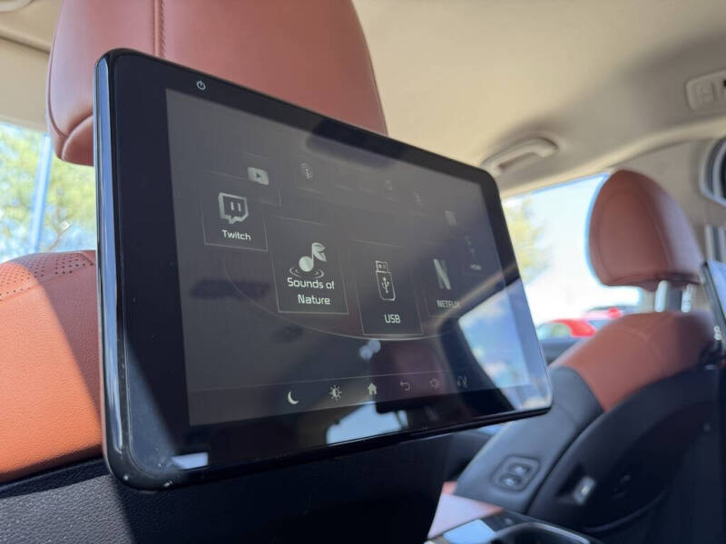 2022 Kia Carnival SX