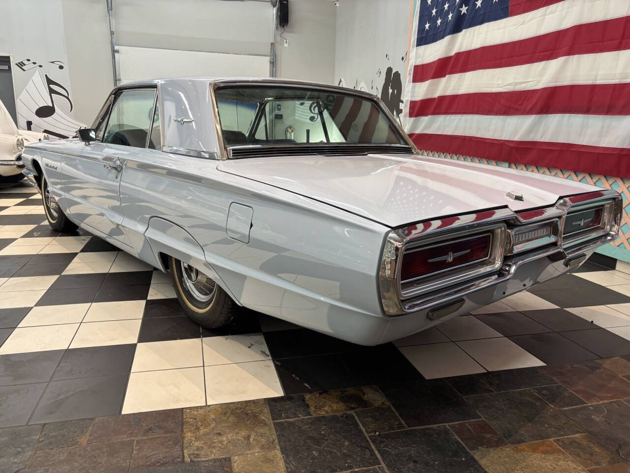 1964 Ford Thunderbird 17