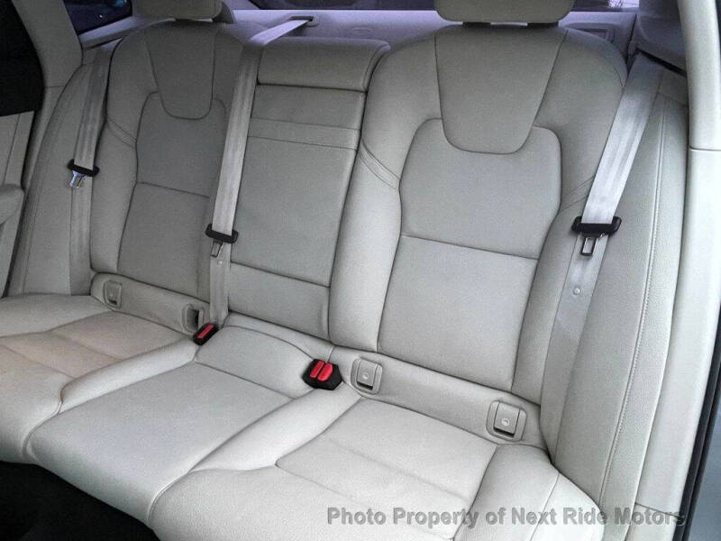 2018 Volvo S90 T5 Momentum