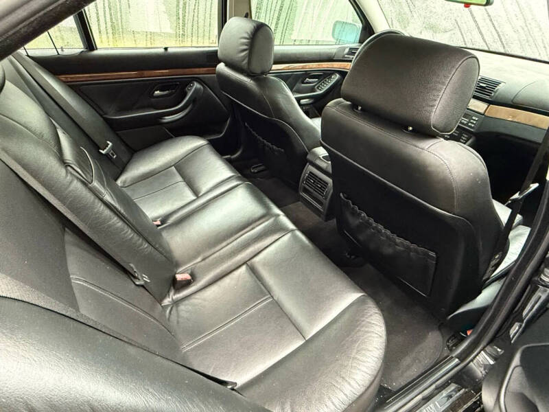 2001 BMW 5 Series 540i